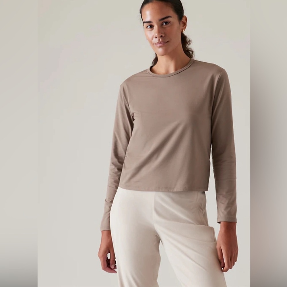 Athleta Essential Top in Taupe SZ XL NWT